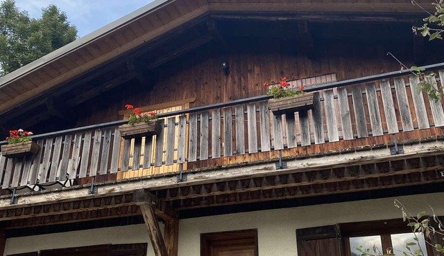 Spacious 4-Bed Apartment for 9 in Beaufort with Balcony, Modern Amenities and Child-Friendly