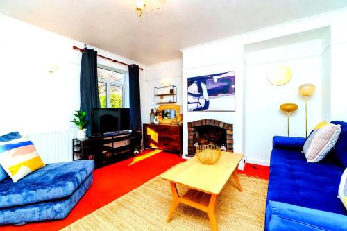 Spacious 4-Bed Bristol | WiFi | Parking | Workspace