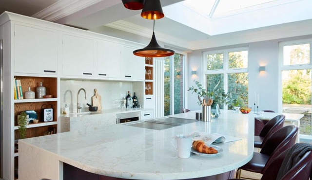 Spacious 4 bed family cottage in parkland setting