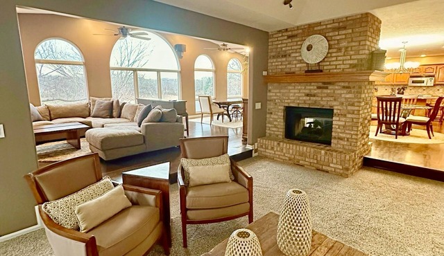 Spacious 4-Bed Family Home + Park Views