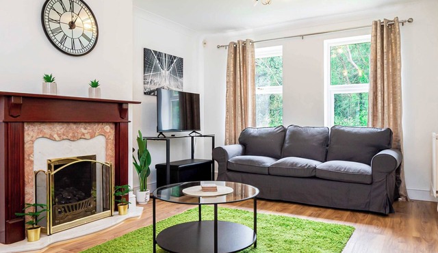 Spacious 4 Bedroom Home in Central Milton Keynes