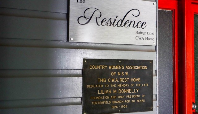 Spacious 4-Bed Home in Central Tenterfield