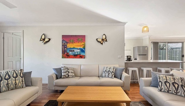 Spacious 4-Bed Home 2-Min to the Beach