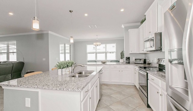 Spacious 4 Bed Home near Orlando Gated+Pool Access