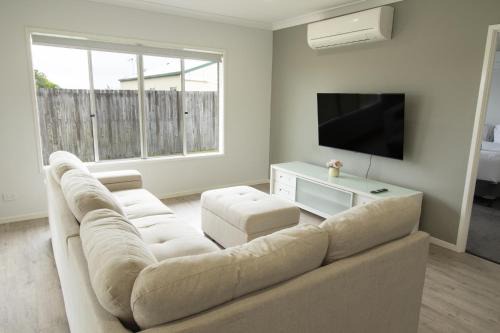 Spacious 4-Bed House in Leafy Plainland