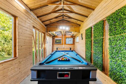 Spacious 4 Bed In Cambridge - Garden - Games Room