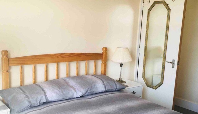 Spacious 4 bed maisonette close to beach