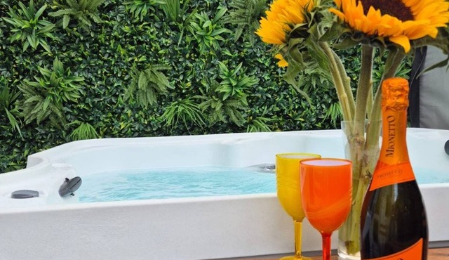 Spacious 4-Bed Plymouth Townhouse with Private Hot Tub | Sleeps 12