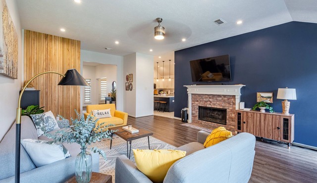 Spacious 4 bed room House Charming Pearland Retreat Family Friendly