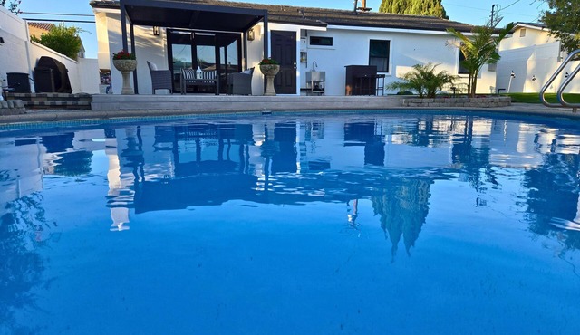 Spacious 4-bedroom Modern Luxury Huntington Beach Retreat