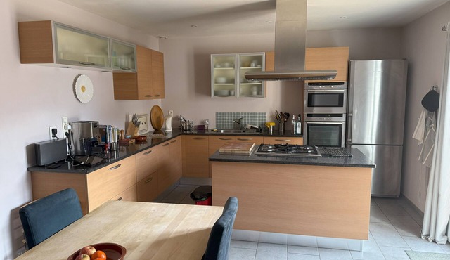 Spacious 4 Bed Villa with Private Pool, Air Conditioning and Mountain Views