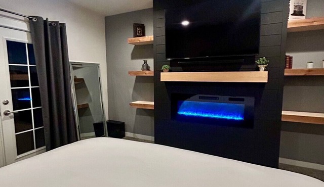 Spacious 4 bed w/fully stocked kitchen, minutes to UofO,Track Town USA & Autzen