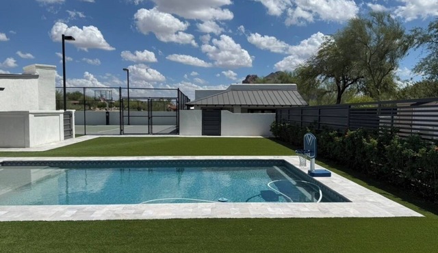 Spacious 4-bedroom estate in serene Paradise Valley with Tennis Pickleball Sauna
