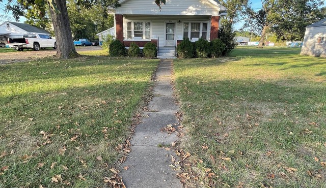 Spacious 4-bedroom house in serene Shepherdsville with AC