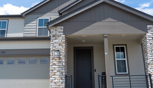 Spacious 4-bedroom house in wonderful Commerce-City,