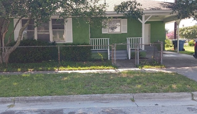 Spacious 4-bedroom house with AC in lovely Morehead City