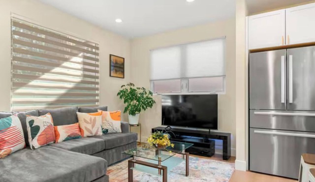 Spacious 4-bedroom house in fabulous downtown Mountain View