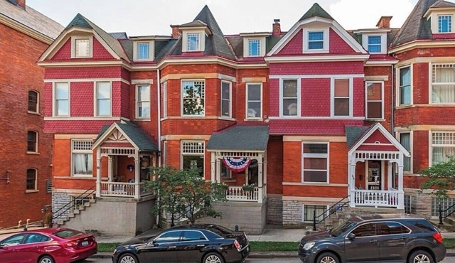 Spacious 4-bedroom 19th Century home in historic downtown Maysville!