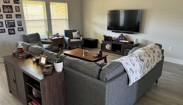 Spacious 4-Bedroom, 2-Bath Home in Crestview, FL - Perfect for Families & Groups