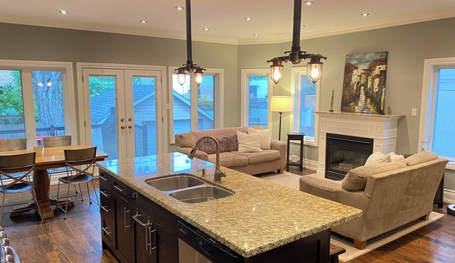 Spacious 4 Bedroom, 3.5 bath in Midtown