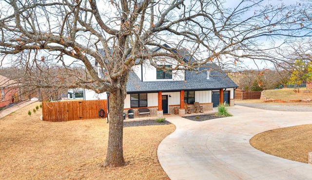 Spacious 4-bedroom, 3-bath, 2-story house in the town of Wellston Oklahoma