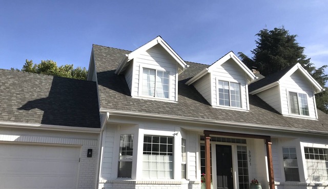 Spacious 4 bedroom 3 bath House Near Campus.