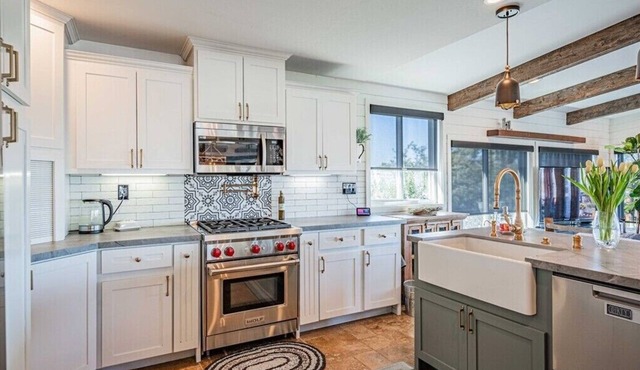 Spacious 4 bedroom, 3 bath with playground!. Panoramic view, private and gated