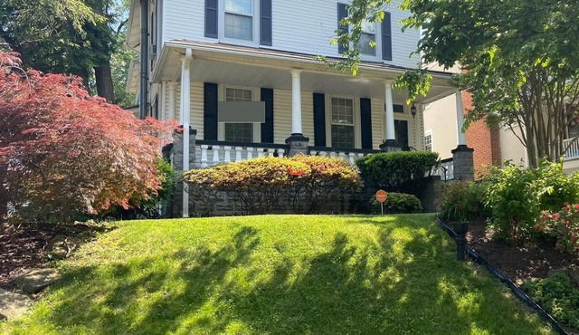 Spacious 4-bedroom 3 bath house in the Nation’s Capital