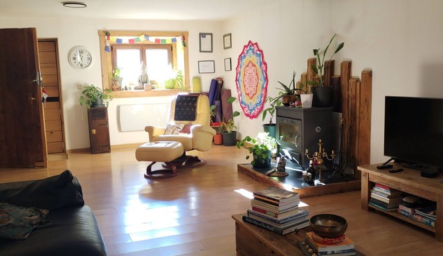 Spacious 4-bedroom apartment in quiet village close to Porte du Soleil ski lifts