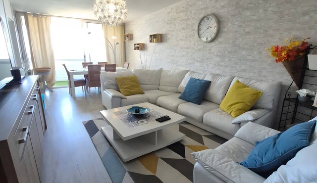 Spacious 4-Bedroom Apartment 100 m², Fully Equipped, Sleeps 7
