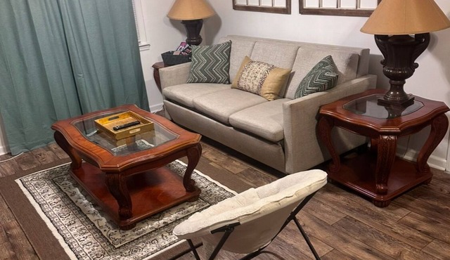 Spacious 4-bedroom apartment with WiFi, AC in charming Conway