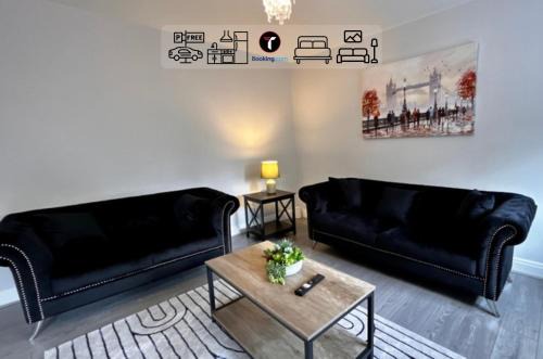 Spacious 4 Bedroom By Tara Stays Short Lets & Serviced Accommodation Aldershot With Free WiFi & Garden