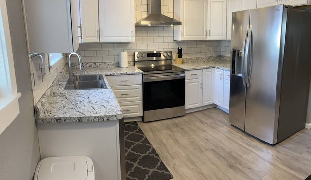 Spacious 4 bedroom cottage near Current River