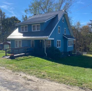 Spacious 4 bedroom Cottage close to Glendale Lake and State Park