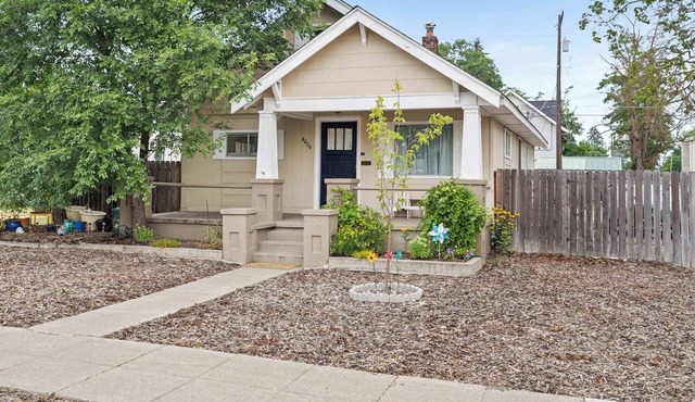 Spacious 4-Bedroom Craftsman in Garland District