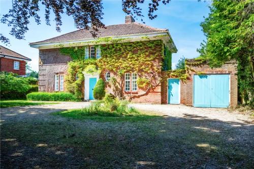 Spacious 4 Bedroom Detached Home in Iffley Village