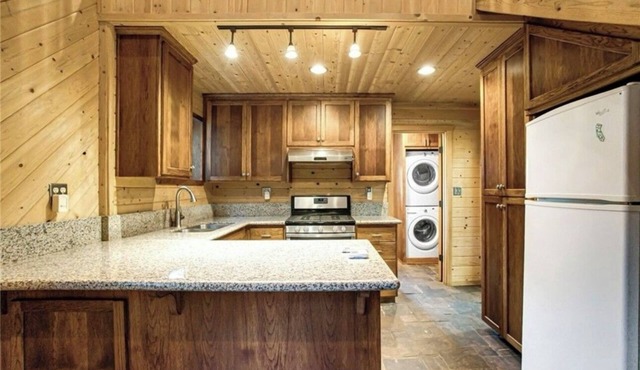 Spacious 4-bedroom eco-private home in Chico