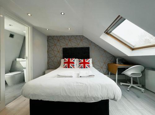 Spacious 4-Bedroom Flat in Fulham