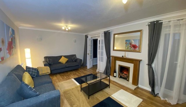 Spacious 4 bedroom house close to all the main activities in Colchester