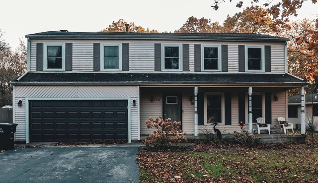 Spacious 4-bedroom Getaway in Portage, Perfect for family get togethers