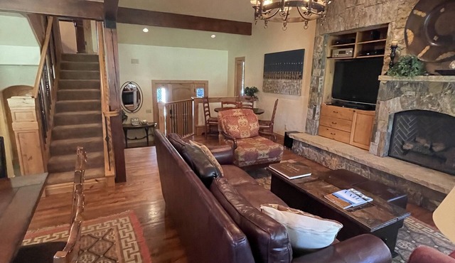 Spacious 4 bedroom Golf Course Home w/Hot Tub by Gorecreek Rentals