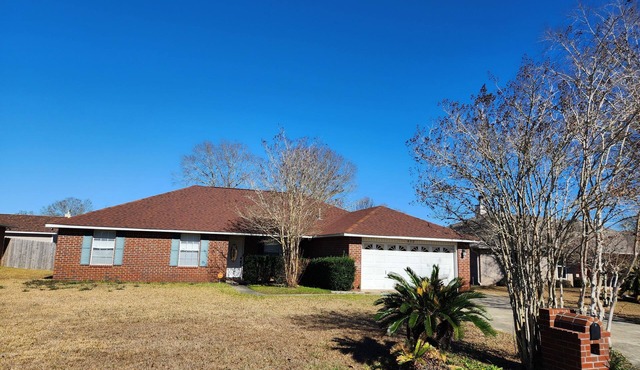 Spacious 4-bedroom house in charming Cantonment with WiFi, AC