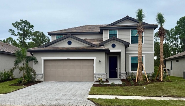 Spacious 4-bedroom house in a lovely Fort Myers gated community with amenities