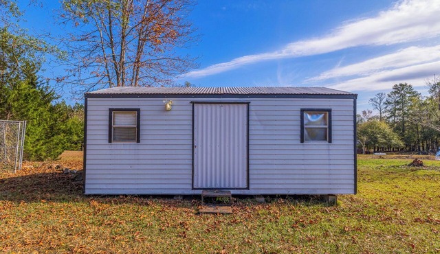 Spacious 4-bedroom house in charming Greenville with WiFi, AC