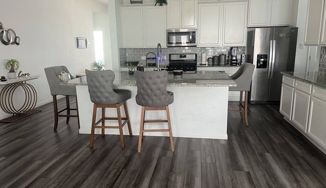Spacious 4-bedroom house in quaint Montgomery with AC