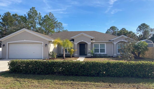 Spacious 4-bedroom house with AC and WiFi in brilliant Palm Coast