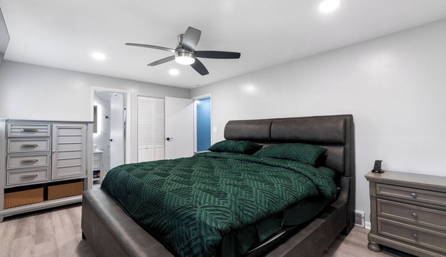 Spacious 4-bedroom house in fantastic Pittsburgh with AC.