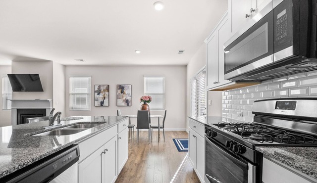Spacious 4-bedroom house minutes from Atlanta airport