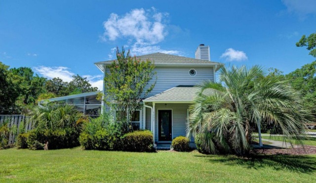 Spacious 4-bedroom house in serene Wilmington with pool
