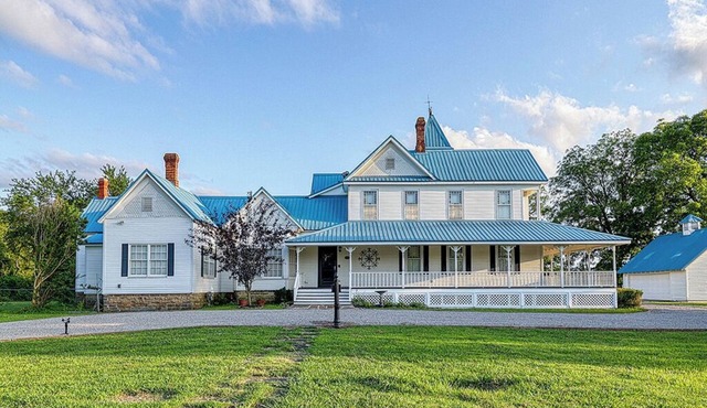 Spacious 4-Bedroom Historical Home w/modern comforts in Old Town McAlester, OK.